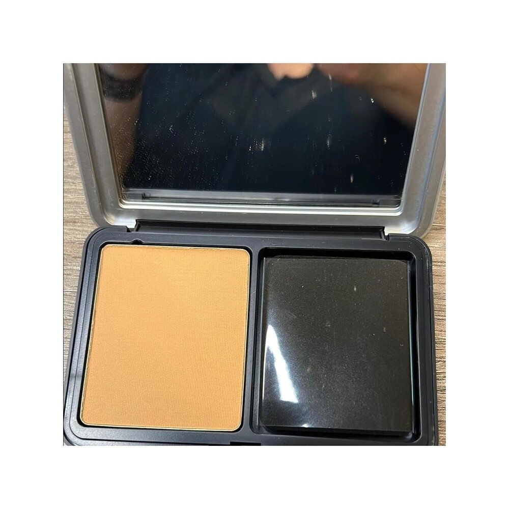 Make Up For Ever Matte Velvet Skin Blurring Powder Foundation - #Y425 NWOB